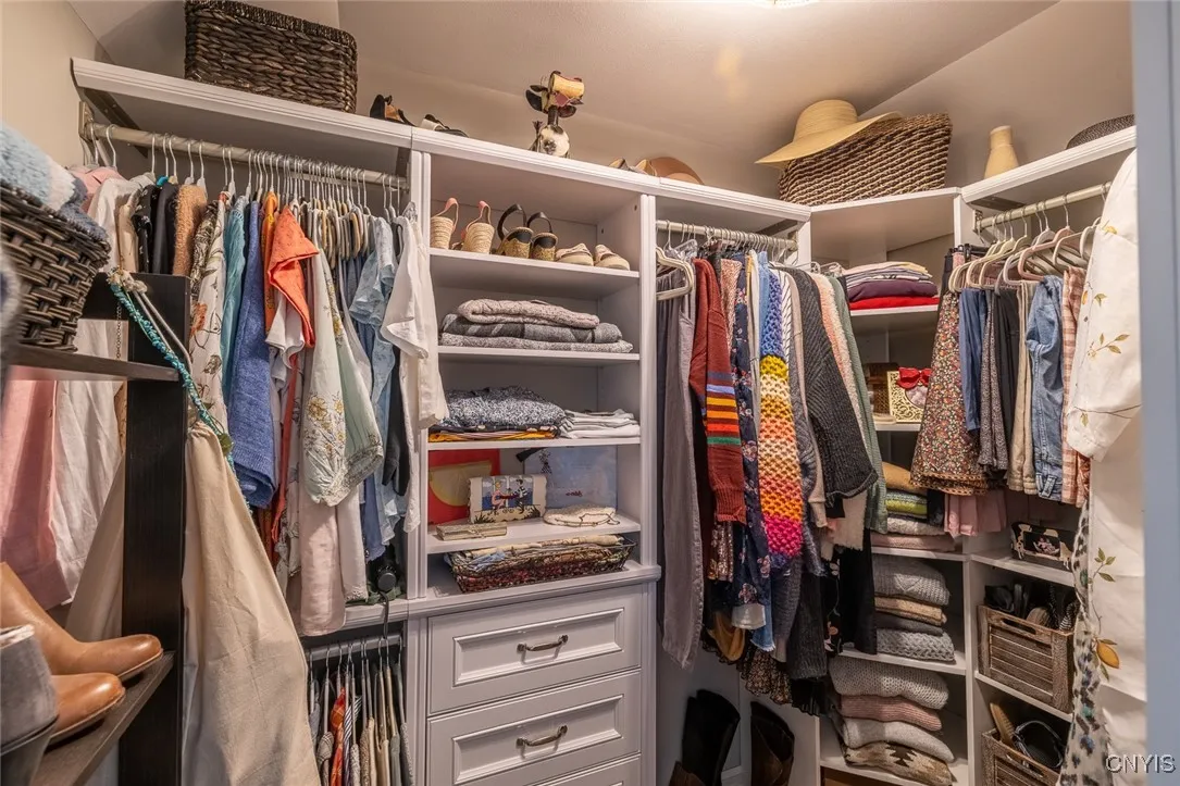 402 Hunt Drive, Manlius, New York 13066, Manlius, New York 13066, 4 Bedrooms Bedrooms, 9 Rooms Rooms,2 BathroomsBathrooms,Residential,Closed,402 Hunt Drive, Manlius, New York 13066,0,S1633811