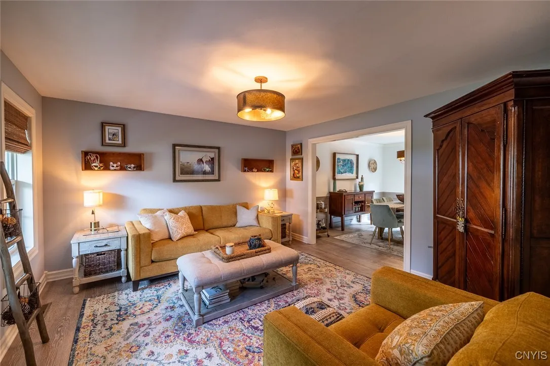 402 Hunt Drive, Manlius, New York 13066, Manlius, New York 13066, 4 Bedrooms Bedrooms, 9 Rooms Rooms,2 BathroomsBathrooms,Residential,Closed,402 Hunt Drive, Manlius, New York 13066,0,S1633811