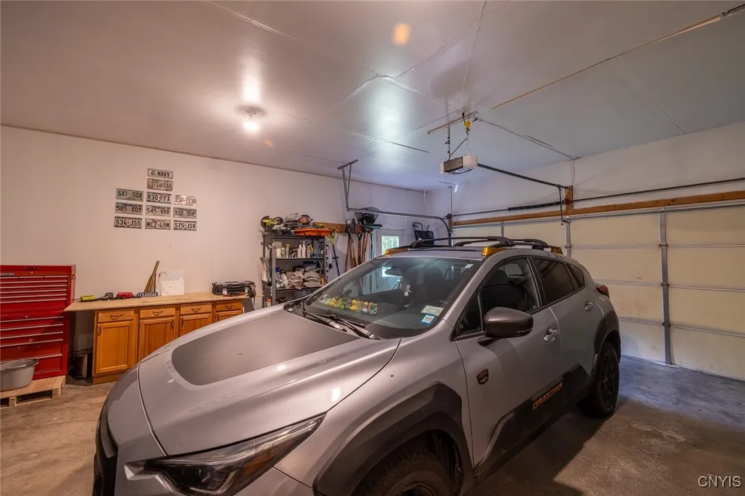 402 Hunt Drive, Manlius, New York 13066, Manlius, New York 13066, 4 Bedrooms Bedrooms, 9 Rooms Rooms,2 BathroomsBathrooms,Residential,Closed,402 Hunt Drive, Manlius, New York 13066,0,S1633811