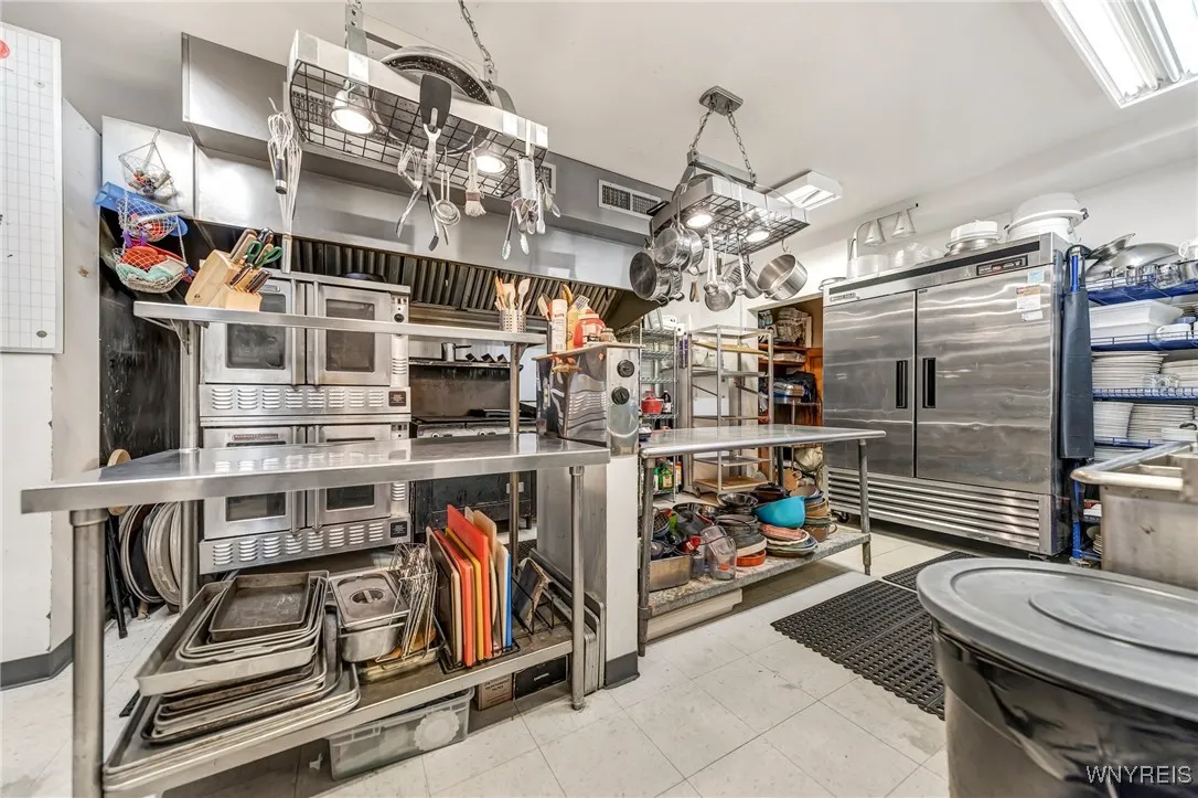 Commercial kitchen