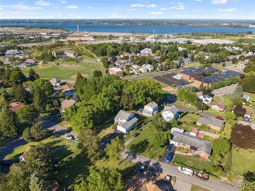 207 Tarolli Drive, Geddes, New York 13209, Geddes, New York 13209, 4 Bedrooms Bedrooms, 10 Rooms Rooms,3 BathroomsBathrooms,Residential,Closed,207 Tarolli Drive, Geddes, New York 13209,0,S1634020