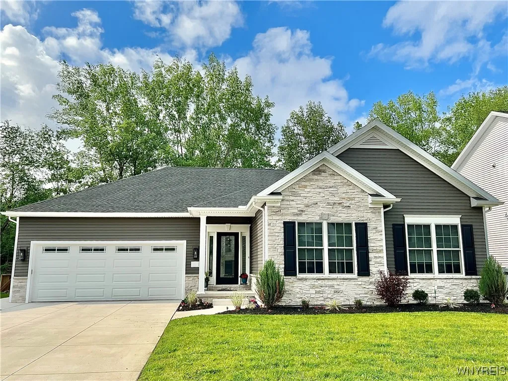 7292 Woodhaven Drive, Lockport Town, New York 1409, Lockport Town, New York 14094, 3 Bedrooms Bedrooms, 10 Rooms Rooms,2 BathroomsBathrooms,Residential,For Sale,7292 Woodhaven Drive, Lockport Town, New York 1409,0,B1633860