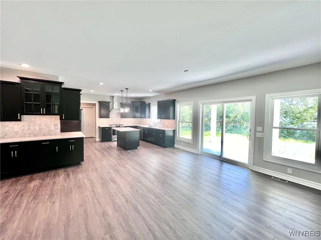 7292 Woodhaven Drive, Lockport Town, New York 1409, Lockport Town, New York 14094, 3 Bedrooms Bedrooms, 10 Rooms Rooms,2 BathroomsBathrooms,Residential,For Sale,7292 Woodhaven Drive, Lockport Town, New York 1409,0,B1633860