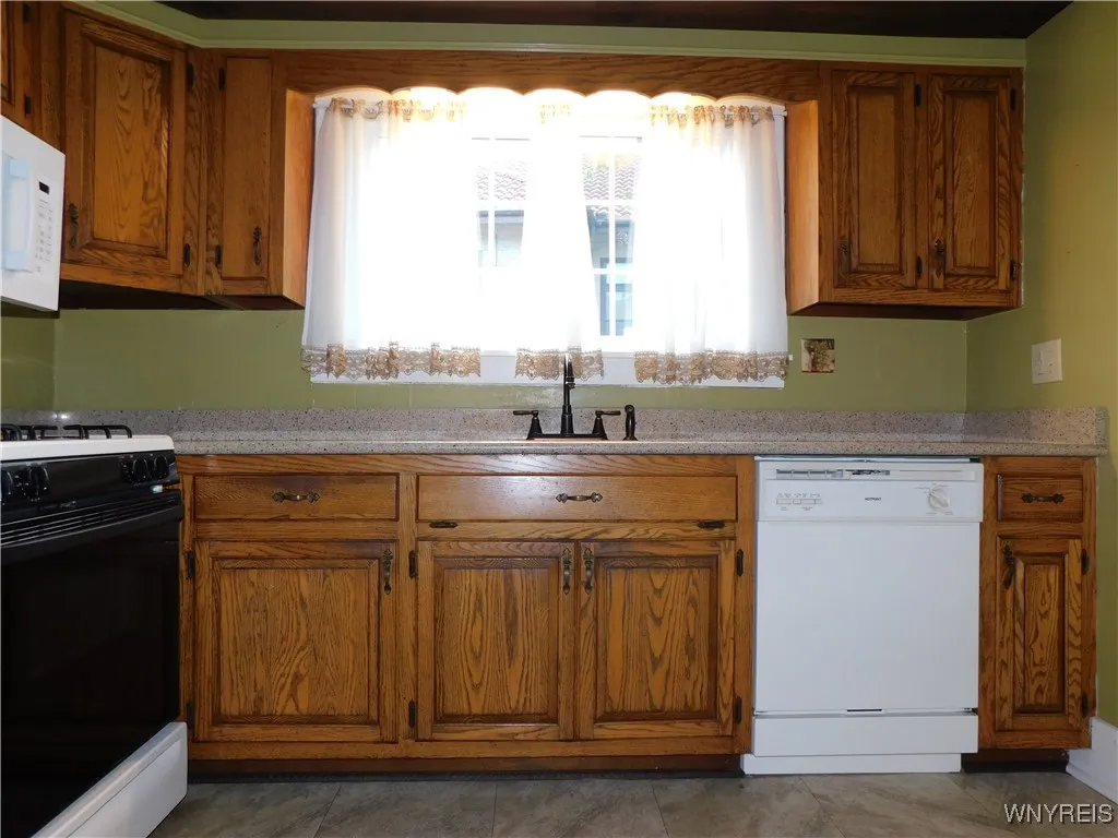 51 Olean Street, Bolivar, New York 14715, Bolivar, New York 14715, 3 Bedrooms Bedrooms, 6 Rooms Rooms,1 BathroomBathrooms,Residential,For Sale,51 Olean Street, Bolivar, New York 14715,0,B1634079