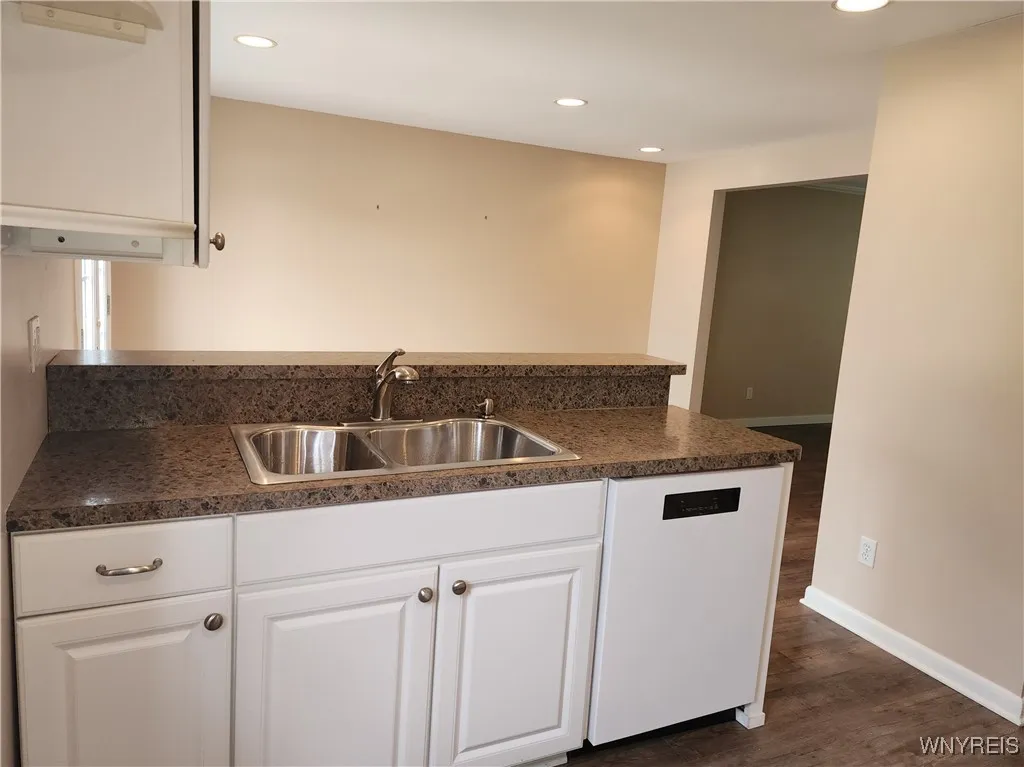 50 Carriage Drive 5, Orchard Park, New York 14127, Orchard Park, New York 14127, 3 Bedrooms Bedrooms, 7 Rooms Rooms,1 BathroomBathrooms,Residential,For Sale,50 Carriage Drive 5, Orchard Park, New York 14127,0,B1633121