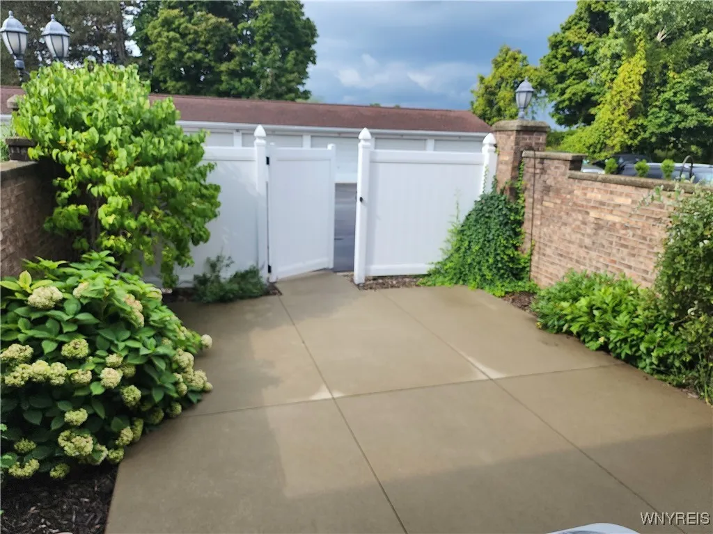 50 Carriage Drive 5, Orchard Park, New York 14127, Orchard Park, New York 14127, 3 Bedrooms Bedrooms, 7 Rooms Rooms,1 BathroomBathrooms,Residential,For Sale,50 Carriage Drive 5, Orchard Park, New York 14127,0,B1633121