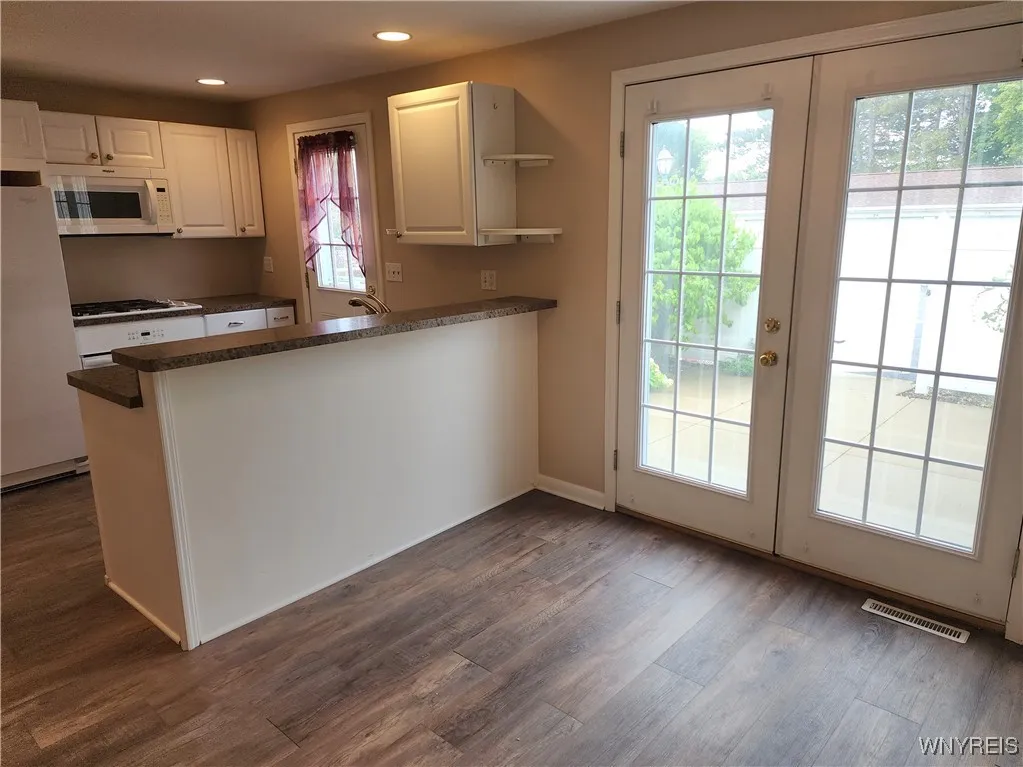 50 Carriage Drive 5, Orchard Park, New York 14127, Orchard Park, New York 14127, 3 Bedrooms Bedrooms, 7 Rooms Rooms,1 BathroomBathrooms,Residential,For Sale,50 Carriage Drive 5, Orchard Park, New York 14127,0,B1633121