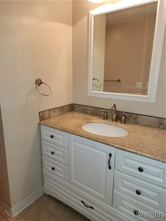 50 Carriage Drive 5, Orchard Park, New York 14127, Orchard Park, New York 14127, 3 Bedrooms Bedrooms, 7 Rooms Rooms,1 BathroomBathrooms,Residential,For Sale,50 Carriage Drive 5, Orchard Park, New York 14127,0,B1633121