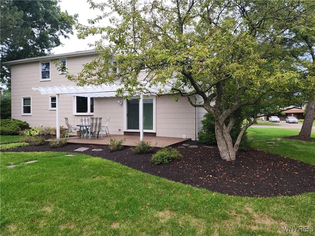 50 Carriage Drive 5, Orchard Park, New York 14127, Orchard Park, New York 14127, 3 Bedrooms Bedrooms, 7 Rooms Rooms,1 BathroomBathrooms,Residential,For Sale,50 Carriage Drive 5, Orchard Park, New York 14127,0,B1633121