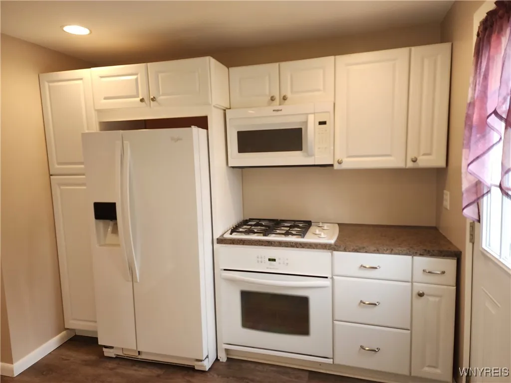 50 Carriage Drive 5, Orchard Park, New York 14127, Orchard Park, New York 14127, 3 Bedrooms Bedrooms, 7 Rooms Rooms,1 BathroomBathrooms,Residential,For Sale,50 Carriage Drive 5, Orchard Park, New York 14127,0,B1633121