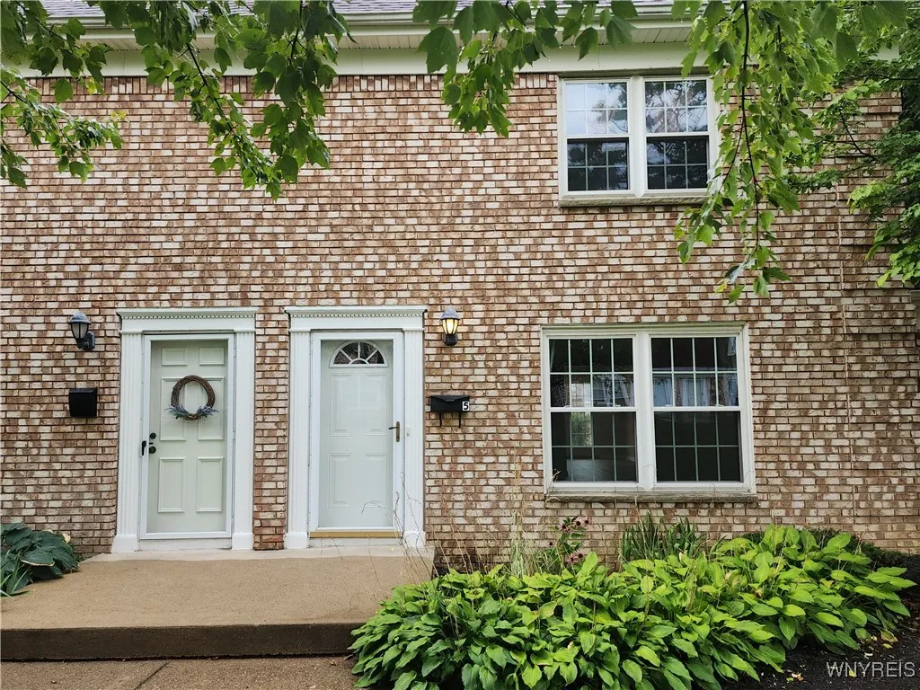 50 Carriage Drive 5, Orchard Park, New York 14127, Orchard Park, New York 14127, 3 Bedrooms Bedrooms, 7 Rooms Rooms,1 BathroomBathrooms,Residential,For Sale,50 Carriage Drive 5, Orchard Park, New York 14127,0,B1633121