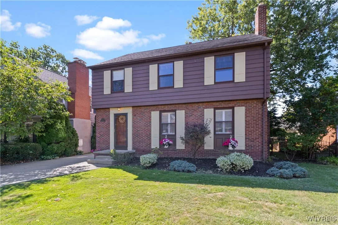 11 Danbury Lane, Tonawanda, New York 14217, Tonawanda, New York 14217, 4 Bedrooms Bedrooms, 7 Rooms Rooms,1 BathroomBathrooms,Residential,For Sale,11 Danbury Lane, Tonawanda, New York 14217,0,B1633646