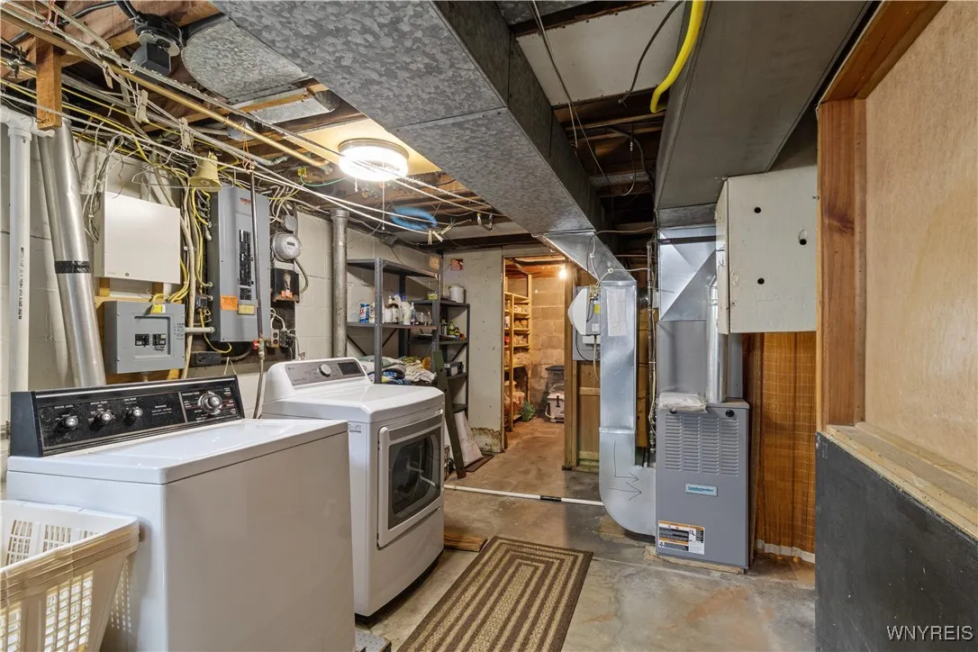 11 Danbury Lane, Tonawanda, New York 14217, Tonawanda, New York 14217, 4 Bedrooms Bedrooms, 7 Rooms Rooms,1 BathroomBathrooms,Residential,For Sale,11 Danbury Lane, Tonawanda, New York 14217,0,B1633646