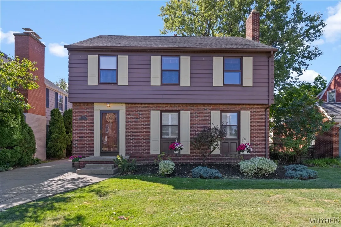 11 Danbury Lane, Tonawanda, New York 14217, Tonawanda, New York 14217, 4 Bedrooms Bedrooms, 7 Rooms Rooms,1 BathroomBathrooms,Residential,For Sale,11 Danbury Lane, Tonawanda, New York 14217,0,B1633646