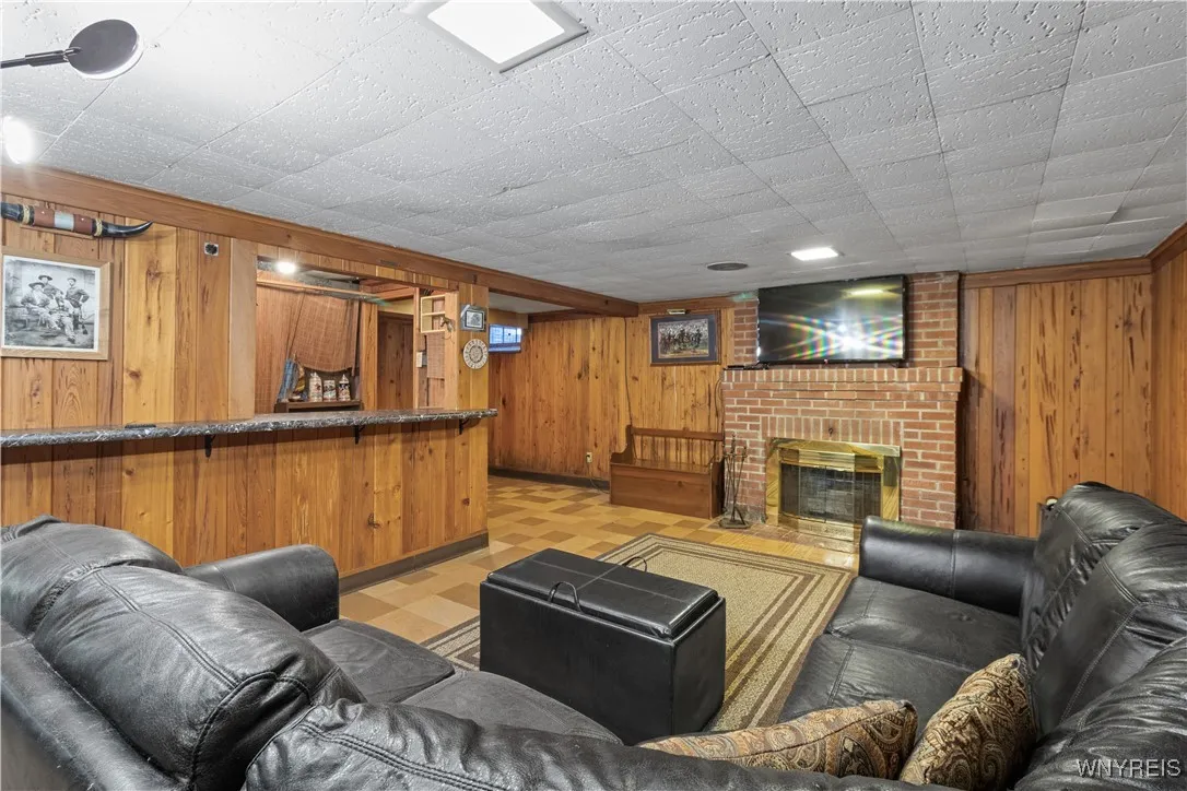 11 Danbury Lane, Tonawanda, New York 14217, Tonawanda, New York 14217, 4 Bedrooms Bedrooms, 7 Rooms Rooms,1 BathroomBathrooms,Residential,For Sale,11 Danbury Lane, Tonawanda, New York 14217,0,B1633646