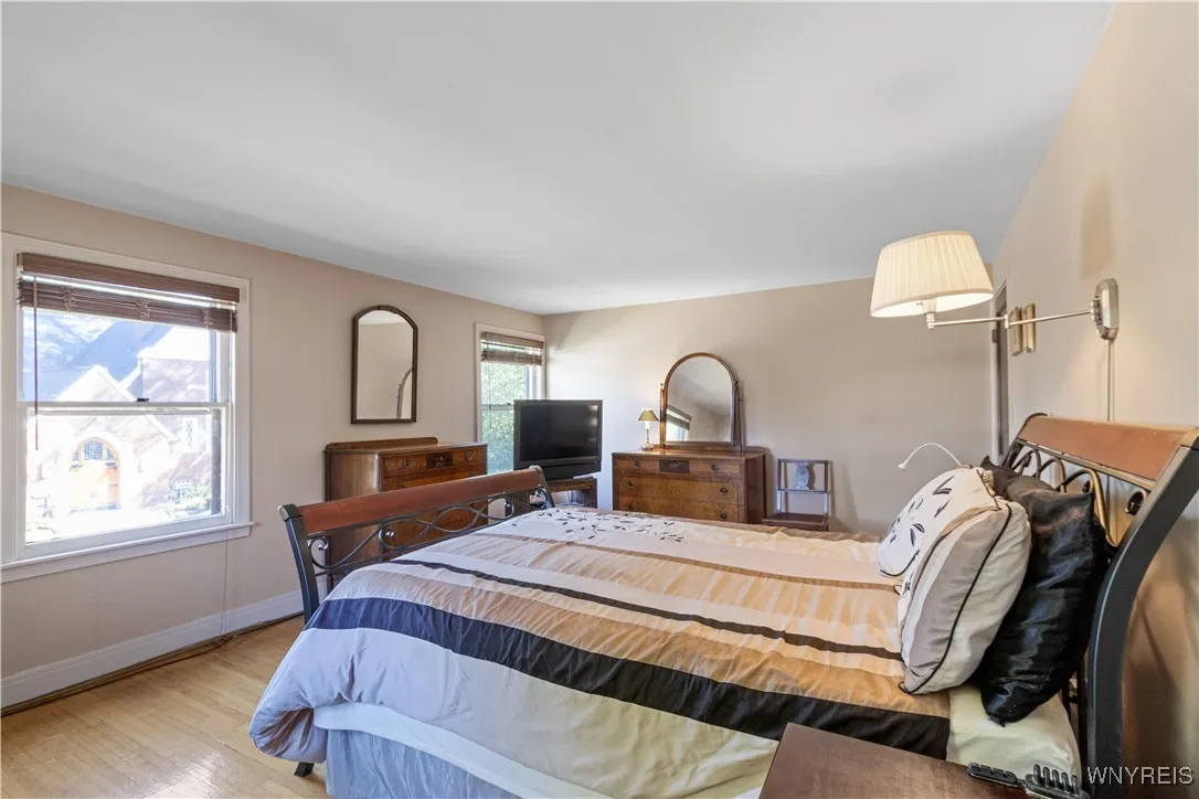 11 Danbury Lane, Tonawanda, New York 14217, Tonawanda, New York 14217, 4 Bedrooms Bedrooms, 7 Rooms Rooms,1 BathroomBathrooms,Residential,For Sale,11 Danbury Lane, Tonawanda, New York 14217,0,B1633646