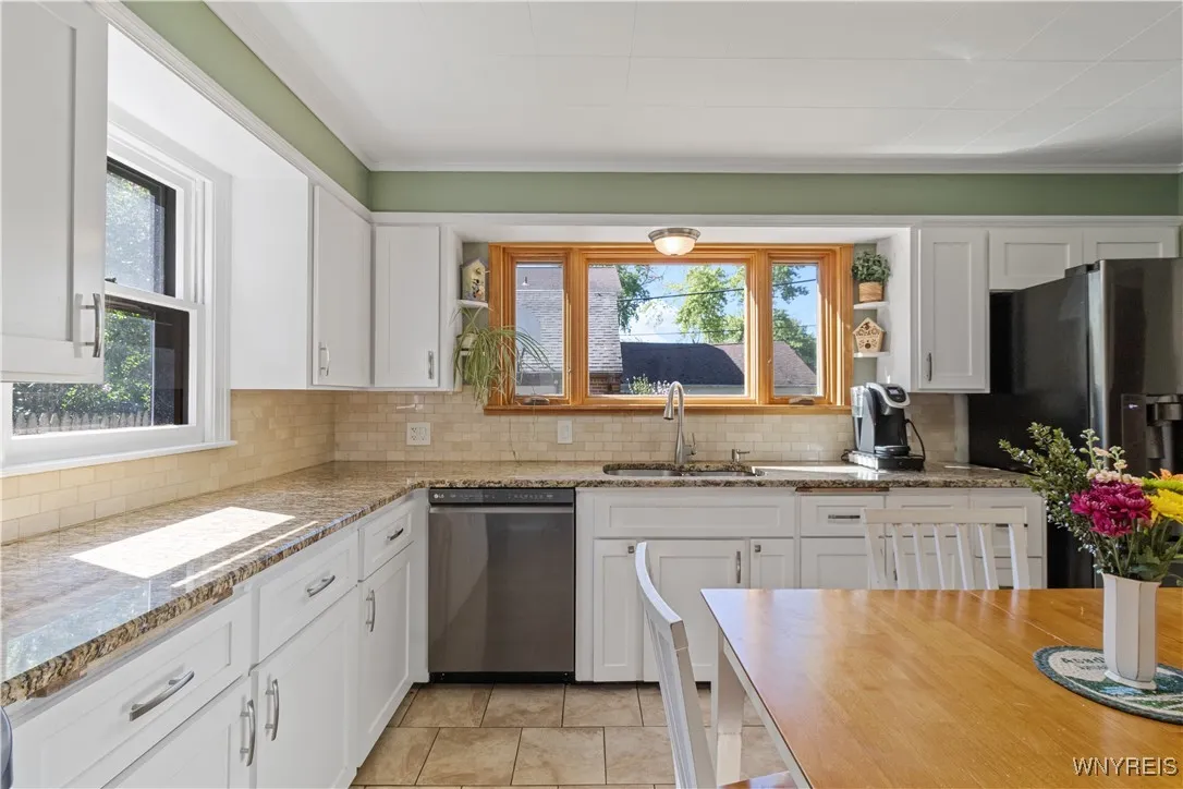 11 Danbury Lane, Tonawanda, New York 14217, Tonawanda, New York 14217, 4 Bedrooms Bedrooms, 7 Rooms Rooms,1 BathroomBathrooms,Residential,For Sale,11 Danbury Lane, Tonawanda, New York 14217,0,B1633646