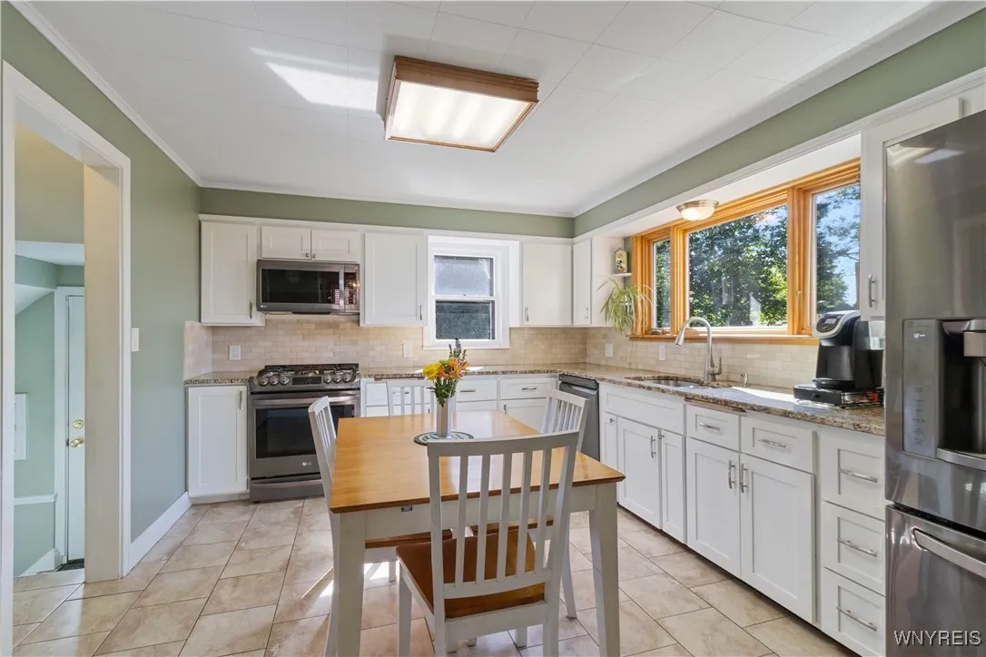 11 Danbury Lane, Tonawanda, New York 14217, Tonawanda, New York 14217, 4 Bedrooms Bedrooms, 7 Rooms Rooms,1 BathroomBathrooms,Residential,For Sale,11 Danbury Lane, Tonawanda, New York 14217,0,B1633646