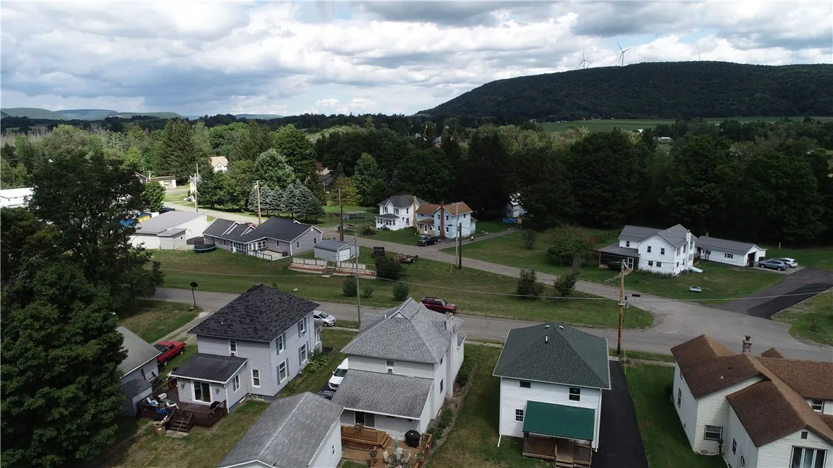 8 Erie Street, Cohocton, New York 14808, Cohocton, New York 14808, 3 Bedrooms Bedrooms, 9 Rooms Rooms,2 BathroomsBathrooms,Residential,Closed,8 Erie Street, Cohocton, New York 14808,0,R1634054