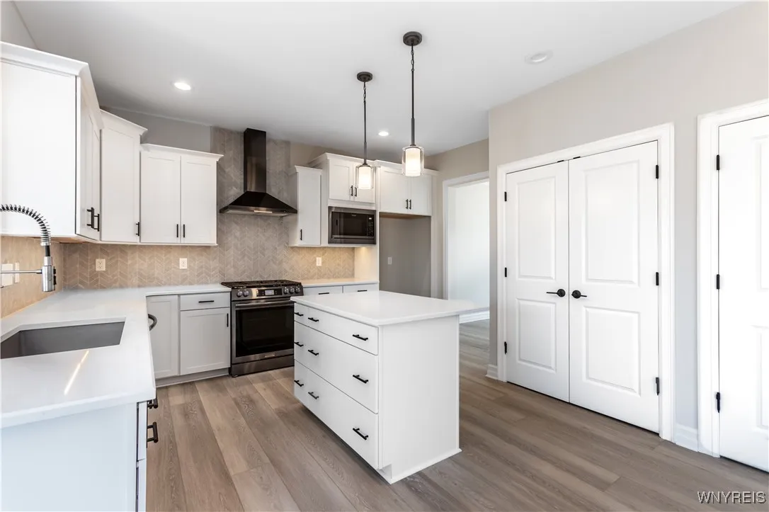 7300 Woodhaven Drive, Lockport Town, New York 1409, Lockport Town, New York 14094, 4 Bedrooms Bedrooms, 11 Rooms Rooms,2 BathroomsBathrooms,Residential,For Sale,7300 Woodhaven Drive, Lockport Town, New York 1409,0,B1633759