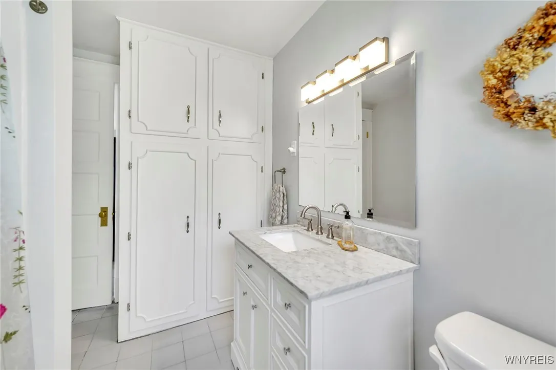 So much storage in this bathroom