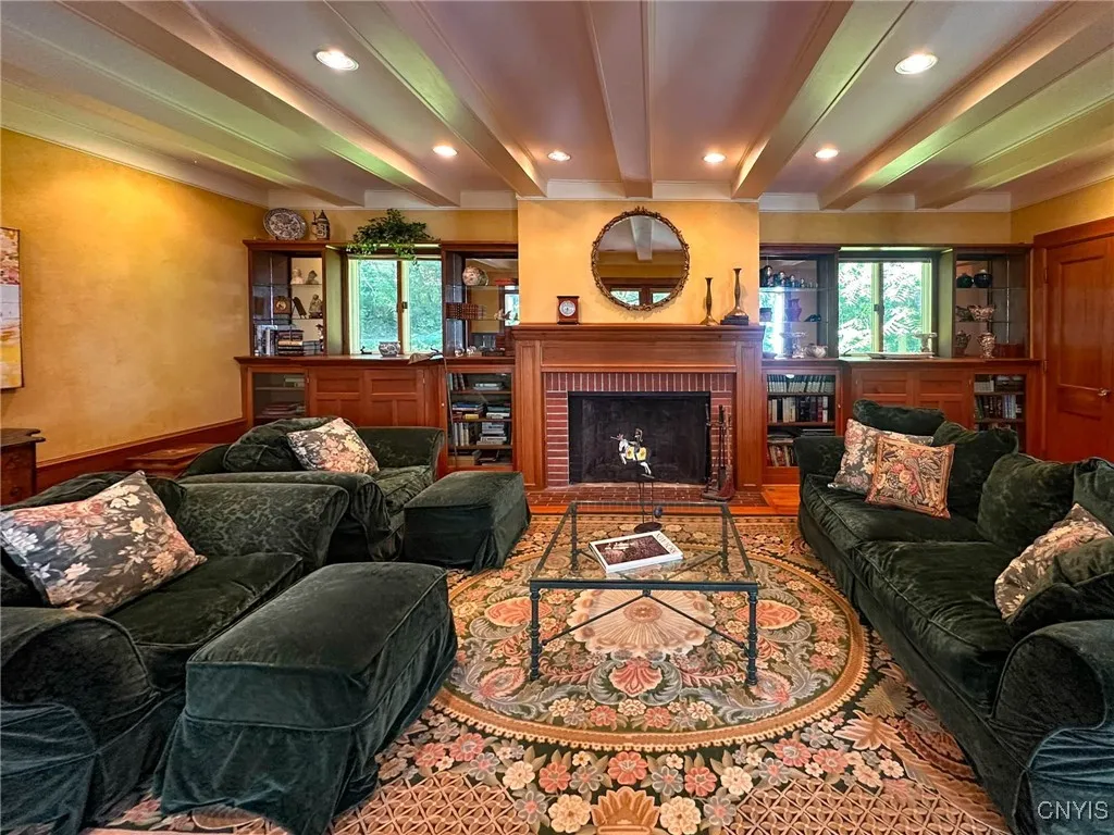 2 Jordan Road, New Hartford, New York 13413, New Hartford, New York 13413, 5 Bedrooms Bedrooms, 14 Rooms Rooms,3 BathroomsBathrooms,Residential,For Sale,2 Jordan Road, New Hartford, New York 13413,0,S1634065