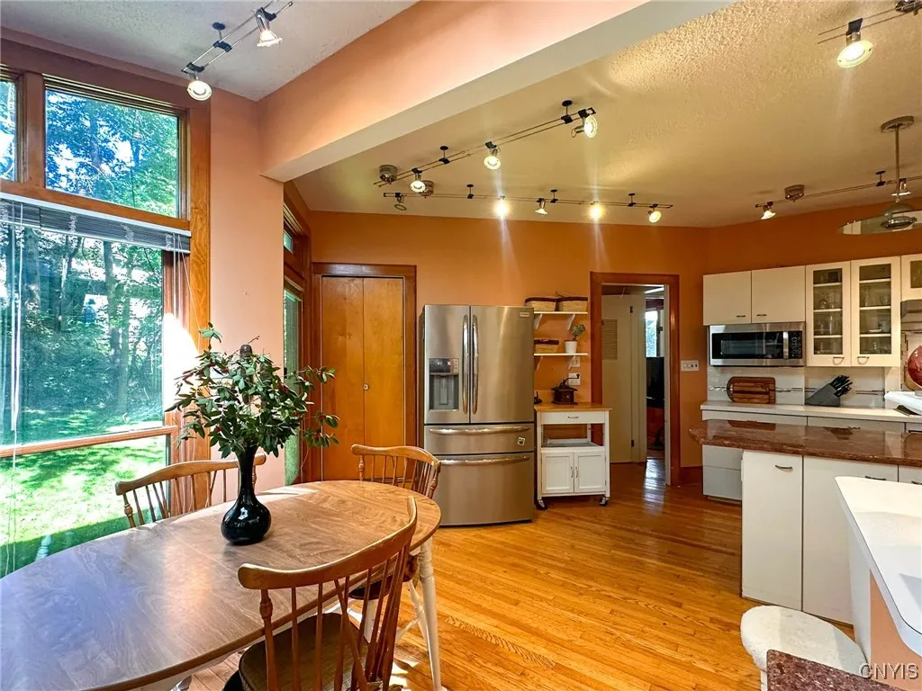 2 Jordan Road, New Hartford, New York 13413, New Hartford, New York 13413, 5 Bedrooms Bedrooms, 14 Rooms Rooms,3 BathroomsBathrooms,Residential,For Sale,2 Jordan Road, New Hartford, New York 13413,0,S1634065