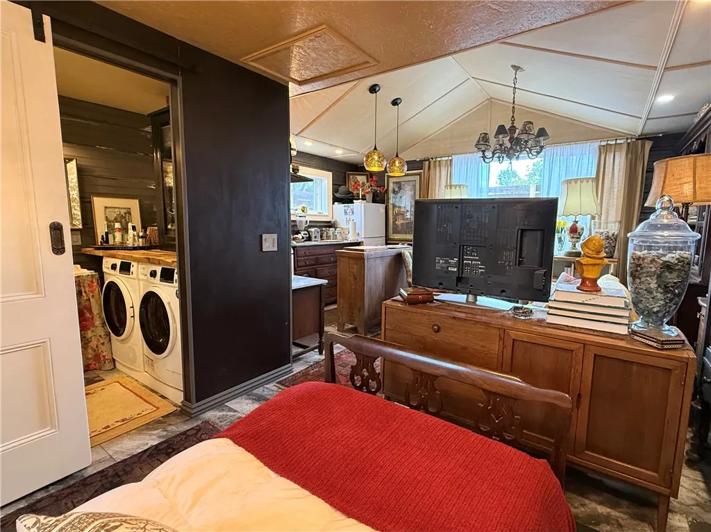 4402 College Avenue, Corning, New York 14830, Corning, New York 14830, 1 Room Rooms,1 BathroomBathrooms,Residential,Closed,4402 College Avenue, Corning, New York 14830,0,R1634130