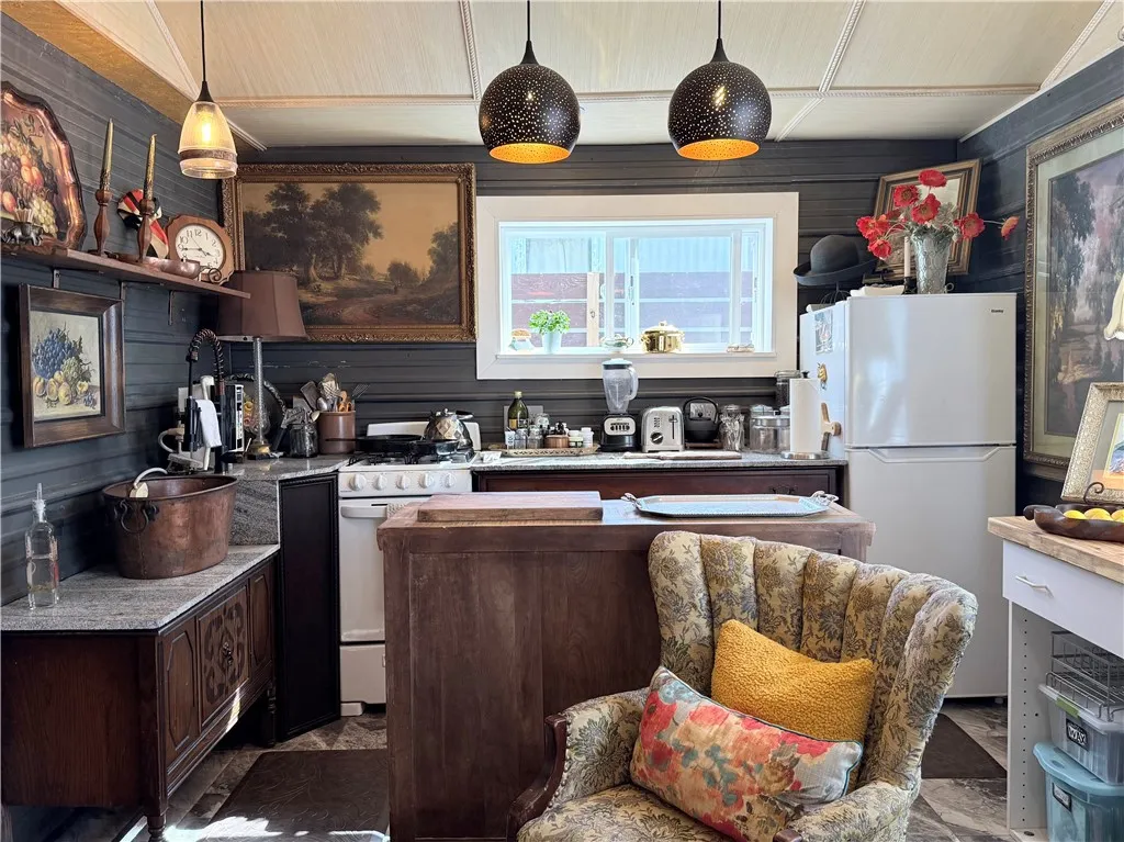 4402 College Avenue, Corning, New York 14830, Corning, New York 14830, 1 Room Rooms,1 BathroomBathrooms,Residential,Closed,4402 College Avenue, Corning, New York 14830,0,R1634130