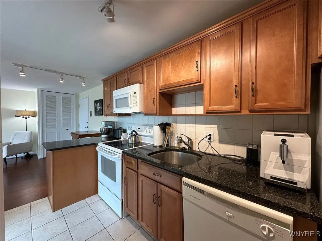 849 Delaware Avenue 302, Buffalo, New York 14209, Buffalo, New York 14209, 1 Bedroom Bedrooms, 4 Rooms Rooms,1 BathroomBathrooms,Residential,For Sale,849 Delaware Avenue 302, Buffalo, New York 14209,0,B1633939