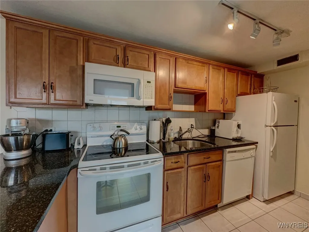 849 Delaware Avenue 302, Buffalo, New York 14209, Buffalo, New York 14209, 1 Bedroom Bedrooms, 5 Rooms Rooms,1 BathroomBathrooms,Residential Lease,For Rent,849 Delaware Avenue 302, Buffalo, New York 14209,0,B1633720