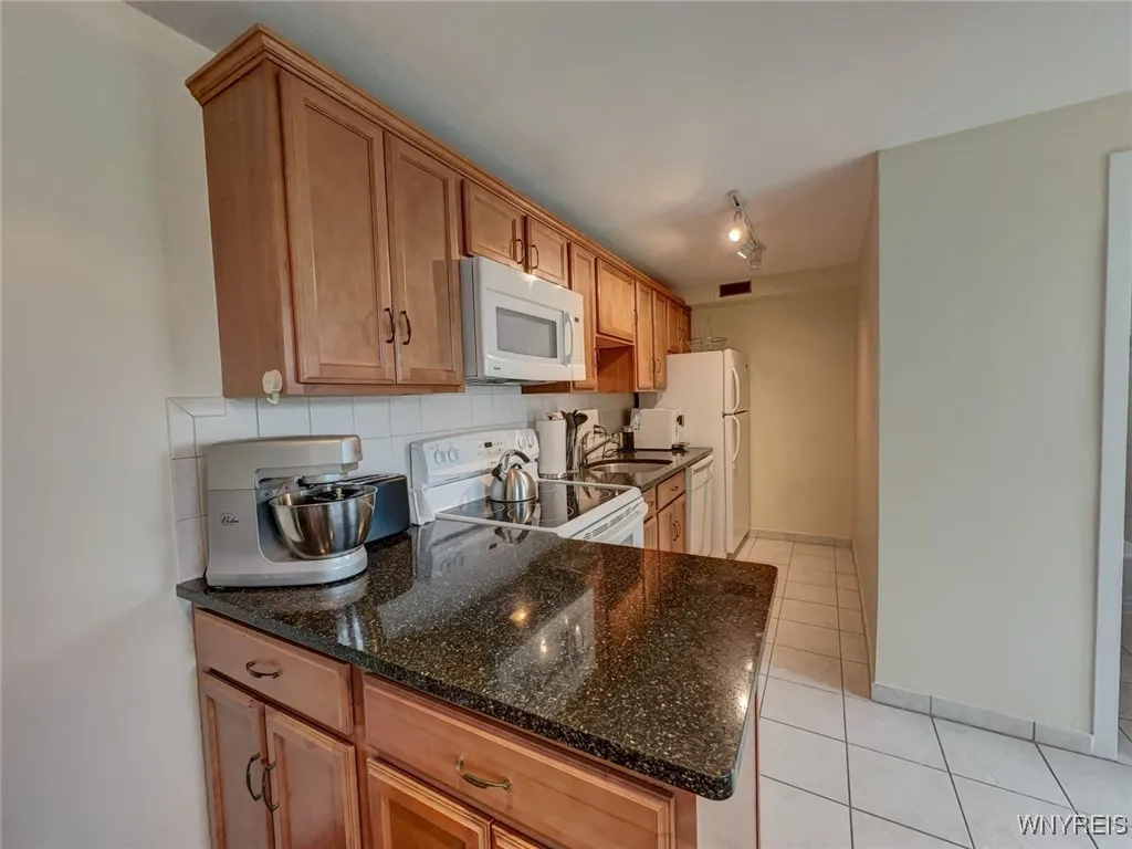 849 Delaware Avenue 302, Buffalo, New York 14209, Buffalo, New York 14209, 1 Bedroom Bedrooms, 5 Rooms Rooms,1 BathroomBathrooms,Residential Lease,For Rent,849 Delaware Avenue 302, Buffalo, New York 14209,0,B1633720