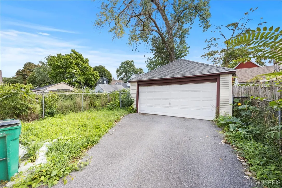 55 Keystone Street, Buffalo, New York 14211, Buffalo, New York 14211, 5 Bedrooms Bedrooms, ,2 BathroomsBathrooms,Residential,For Sale,55 Keystone Street, Buffalo, New York 14211,0,B1633883