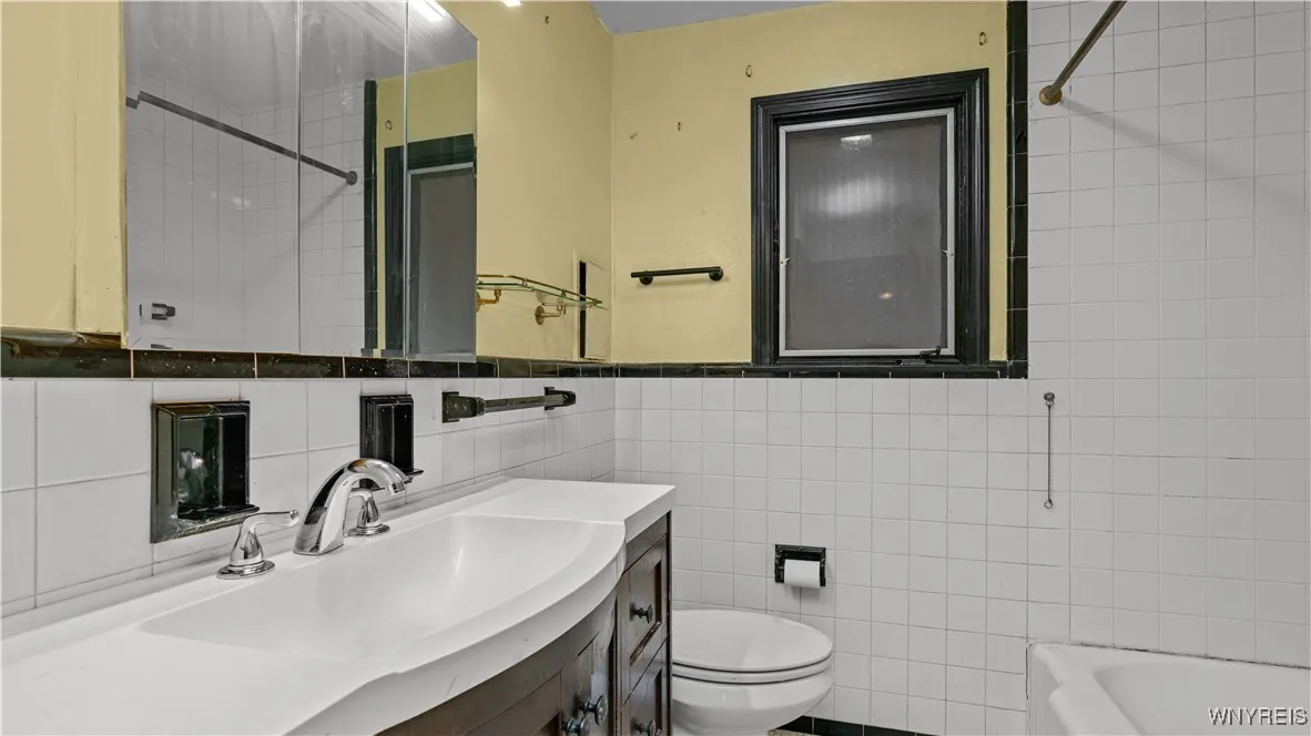 99 Shanley Street, Cheektowaga, New York 14206, Cheektowaga, New York 14206, 3 Bedrooms Bedrooms, 6 Rooms Rooms,1 BathroomBathrooms,Residential,For Sale,99 Shanley Street, Cheektowaga, New York 14206,0,B1634187