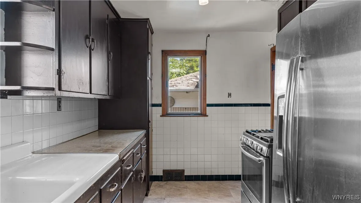 99 Shanley Street, Cheektowaga, New York 14206, Cheektowaga, New York 14206, 3 Bedrooms Bedrooms, 6 Rooms Rooms,1 BathroomBathrooms,Residential,For Sale,99 Shanley Street, Cheektowaga, New York 14206,0,B1634187