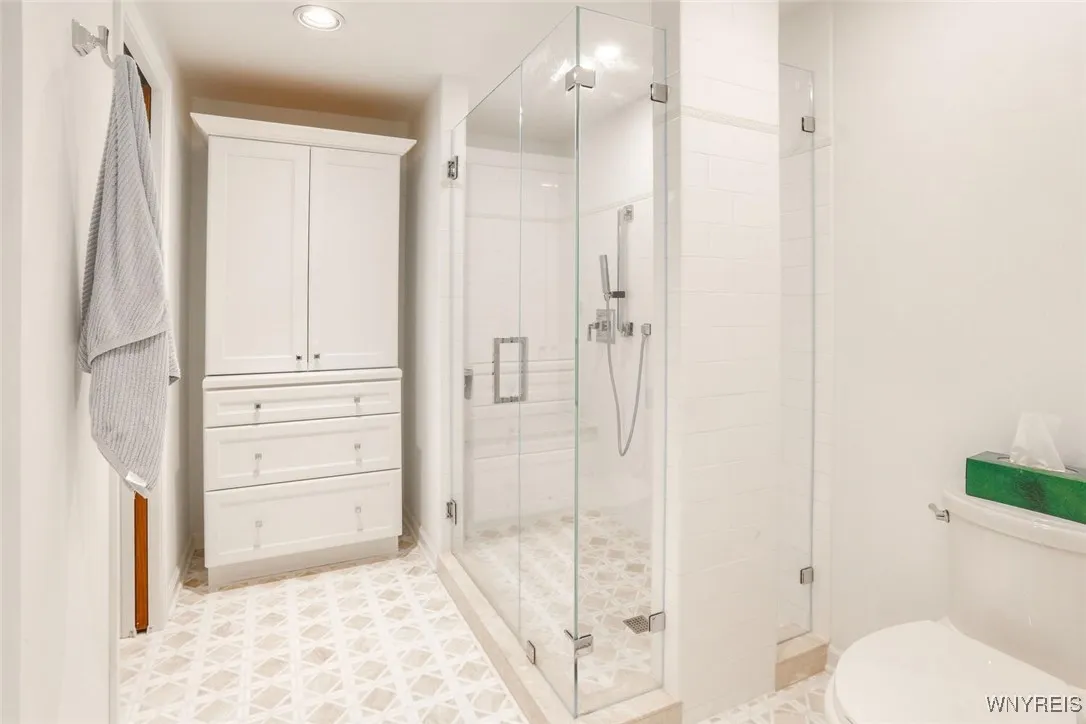 152 Niagara Shore Drive, Tonawanda, New York 14150, Tonawanda, New York 14150, 2 Bedrooms Bedrooms, 7 Rooms Rooms,1 BathroomBathrooms,Residential,For Sale,152 Niagara Shore Drive, Tonawanda, New York 14150,0,B1633966