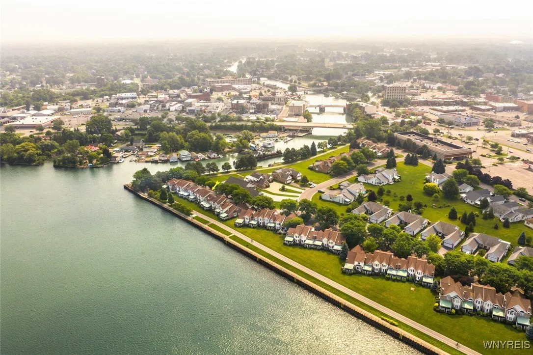 152 Niagara Shore Drive, Tonawanda, New York 14150, Tonawanda, New York 14150, 2 Bedrooms Bedrooms, 7 Rooms Rooms,1 BathroomBathrooms,Residential,For Sale,152 Niagara Shore Drive, Tonawanda, New York 14150,0,B1633966