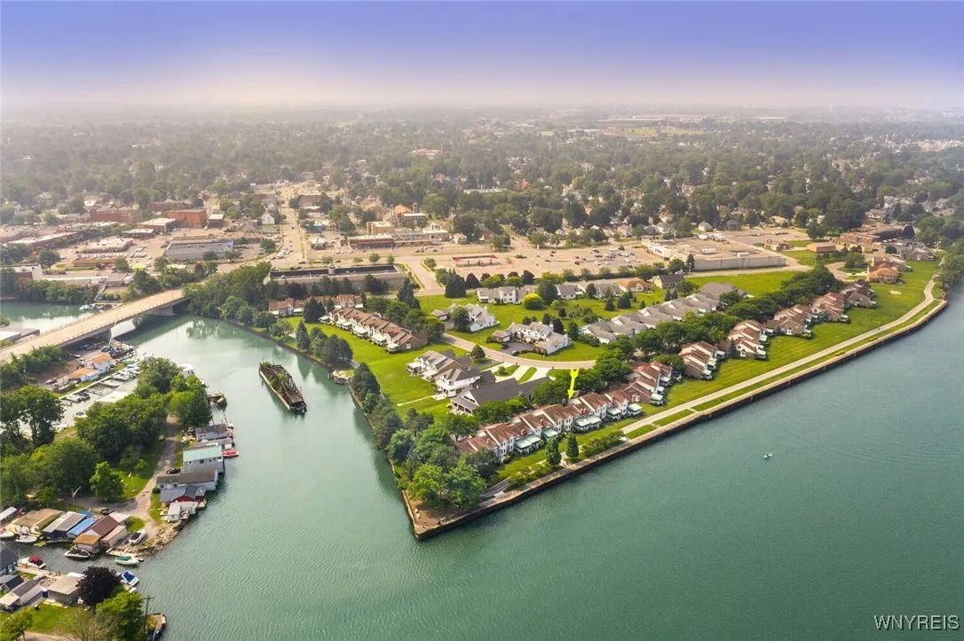 Right where Erie Canal meeets Niagara River!