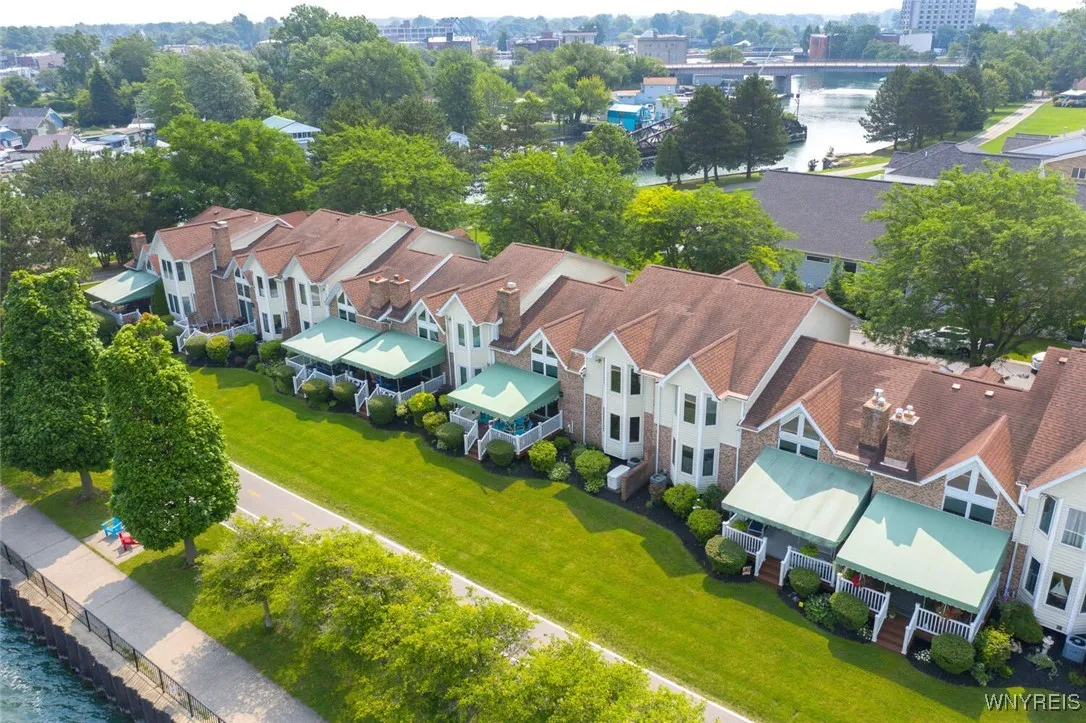 152 Niagara Shore Drive, Tonawanda, New York 14150, Tonawanda, New York 14150, 2 Bedrooms Bedrooms, 7 Rooms Rooms,1 BathroomBathrooms,Residential,For Sale,152 Niagara Shore Drive, Tonawanda, New York 14150,0,B1633966