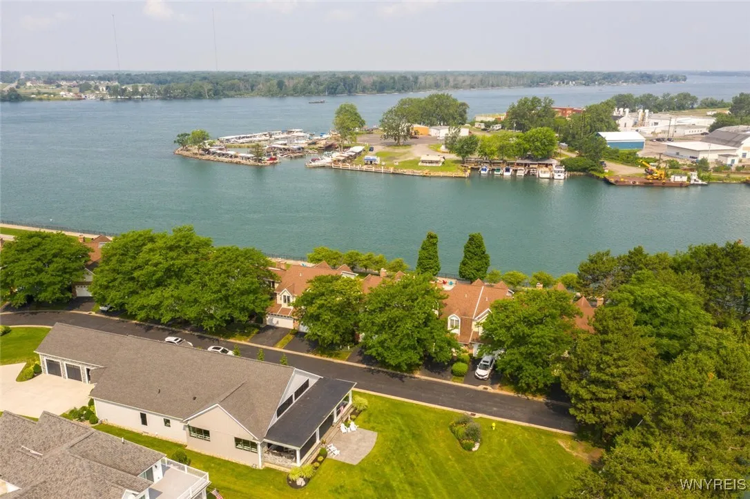 152 Niagara Shore Drive, Tonawanda, New York 14150, Tonawanda, New York 14150, 2 Bedrooms Bedrooms, 7 Rooms Rooms,1 BathroomBathrooms,Residential,For Sale,152 Niagara Shore Drive, Tonawanda, New York 14150,0,B1633966