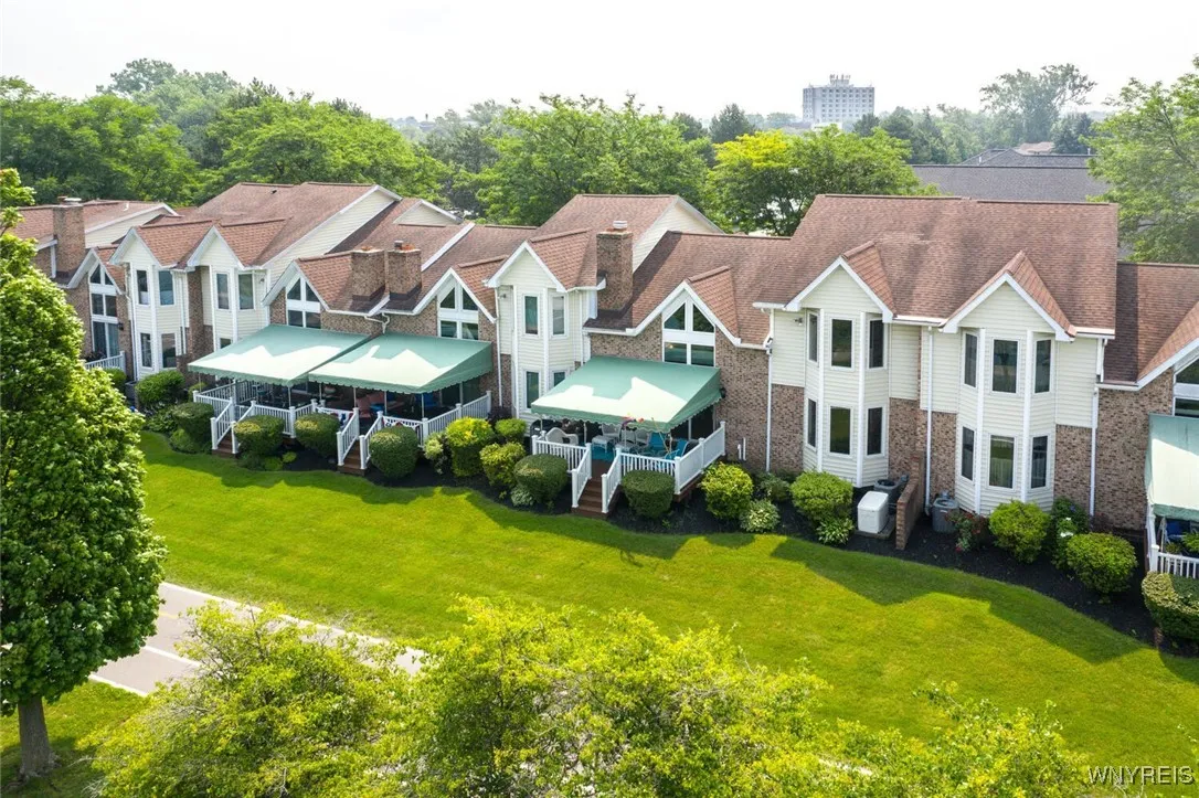 152 Niagara Shore Drive, Tonawanda, New York 14150, Tonawanda, New York 14150, 2 Bedrooms Bedrooms, 7 Rooms Rooms,1 BathroomBathrooms,Residential,For Sale,152 Niagara Shore Drive, Tonawanda, New York 14150,0,B1633966