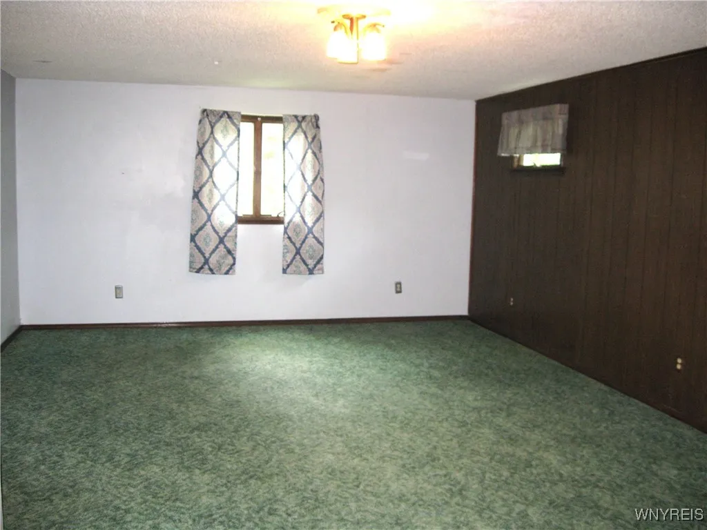 3075 Townline Road, Alden, New York 14004, Alden, New York 14004, 4 Bedrooms Bedrooms, 9 Rooms Rooms,1 BathroomBathrooms,Residential,Closed,3075 Townline Road, Alden, New York 14004,0,B1632456