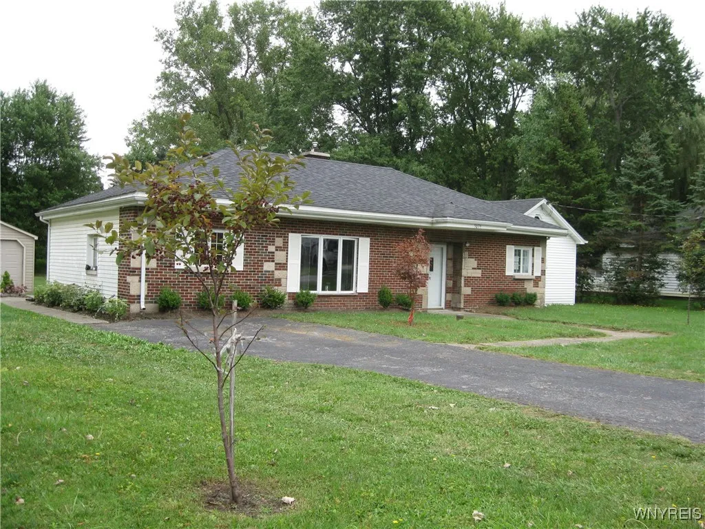 3075 Townline Road, Alden, New York 14004, Alden, New York 14004, 4 Bedrooms Bedrooms, 9 Rooms Rooms,1 BathroomBathrooms,Residential,Closed,3075 Townline Road, Alden, New York 14004,0,B1632456