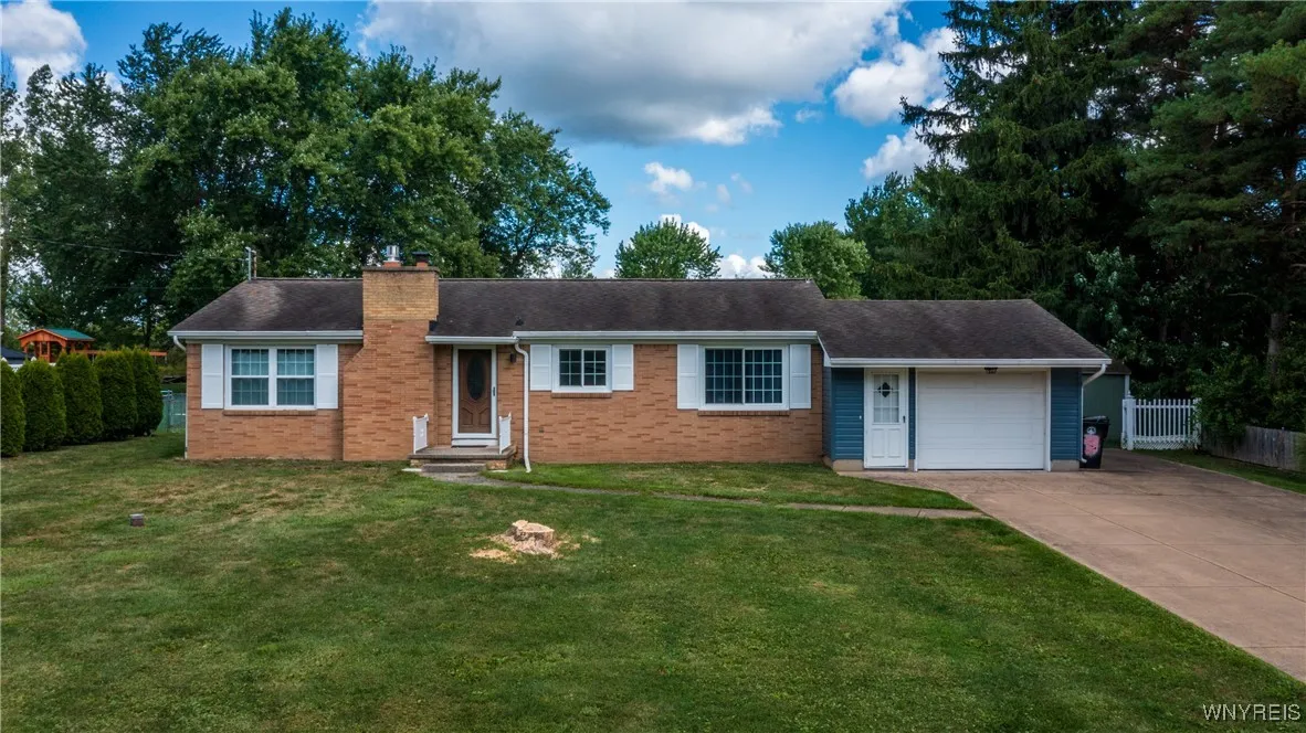 11094 Fairview Drive, Alden, New York 14086, Alden, New York 14086, 3 Bedrooms Bedrooms, 6 Rooms Rooms,1 BathroomBathrooms,Residential,Closed,11094 Fairview Drive, Alden, New York 14086,0,B1633322