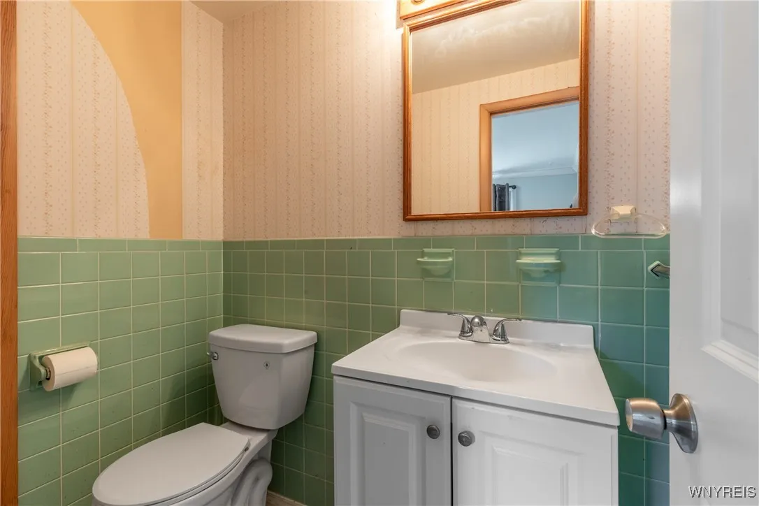 11094 Fairview Drive, Alden, New York 14086, Alden, New York 14086, 3 Bedrooms Bedrooms, 6 Rooms Rooms,1 BathroomBathrooms,Residential,Closed,11094 Fairview Drive, Alden, New York 14086,0,B1633322