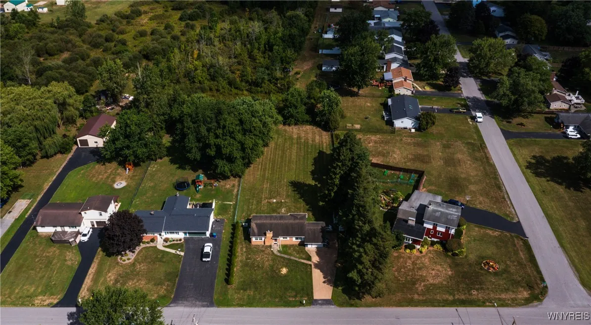 11094 Fairview Drive, Alden, New York 14086, Alden, New York 14086, 3 Bedrooms Bedrooms, 6 Rooms Rooms,1 BathroomBathrooms,Residential,Closed,11094 Fairview Drive, Alden, New York 14086,0,B1633322