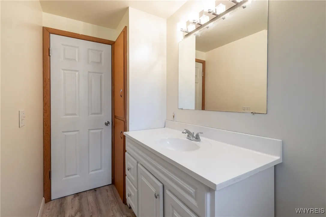 11094 Fairview Drive, Alden, New York 14086, Alden, New York 14086, 3 Bedrooms Bedrooms, 6 Rooms Rooms,1 BathroomBathrooms,Residential,Closed,11094 Fairview Drive, Alden, New York 14086,0,B1633322