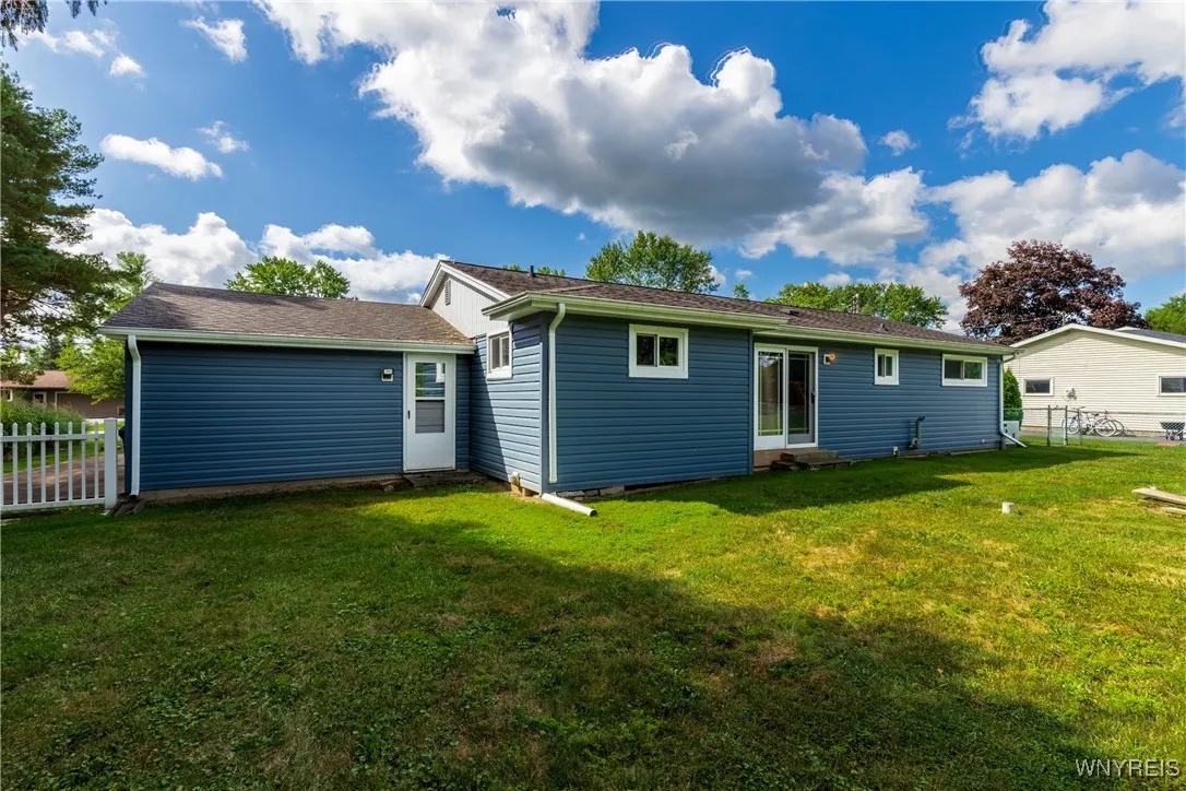 11094 Fairview Drive, Alden, New York 14086, Alden, New York 14086, 3 Bedrooms Bedrooms, 6 Rooms Rooms,1 BathroomBathrooms,Residential,Closed,11094 Fairview Drive, Alden, New York 14086,0,B1633322