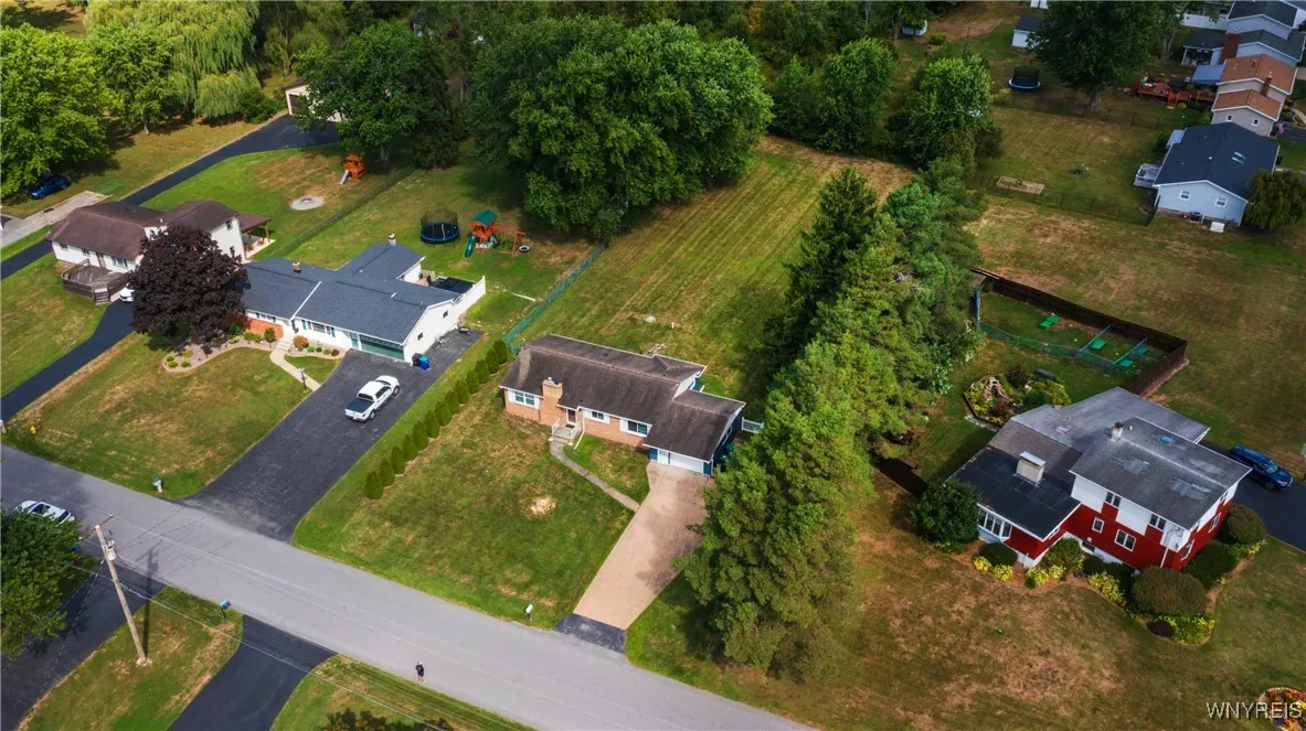 11094 Fairview Drive, Alden, New York 14086, Alden, New York 14086, 3 Bedrooms Bedrooms, 6 Rooms Rooms,1 BathroomBathrooms,Residential,Closed,11094 Fairview Drive, Alden, New York 14086,0,B1633322