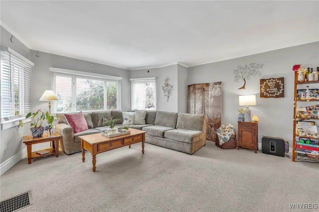 291 Tremont Avenue, Tonawanda, New York 14217, Tonawanda, New York 14217, 3 Bedrooms Bedrooms, 7 Rooms Rooms,1 BathroomBathrooms,Residential Lease,For Rent,291 Tremont Avenue, Tonawanda, New York 14217,0,B1634182
